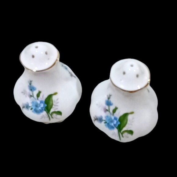 Vtge Royal Albert Bone China 'Forget Me Not' Hampton Shape Salt & Pepper Shakers - Picture 3 of 6